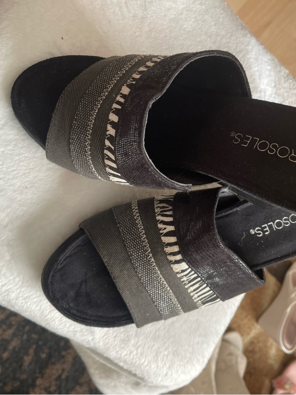 Aerosoles classy wedge heels with an African touch